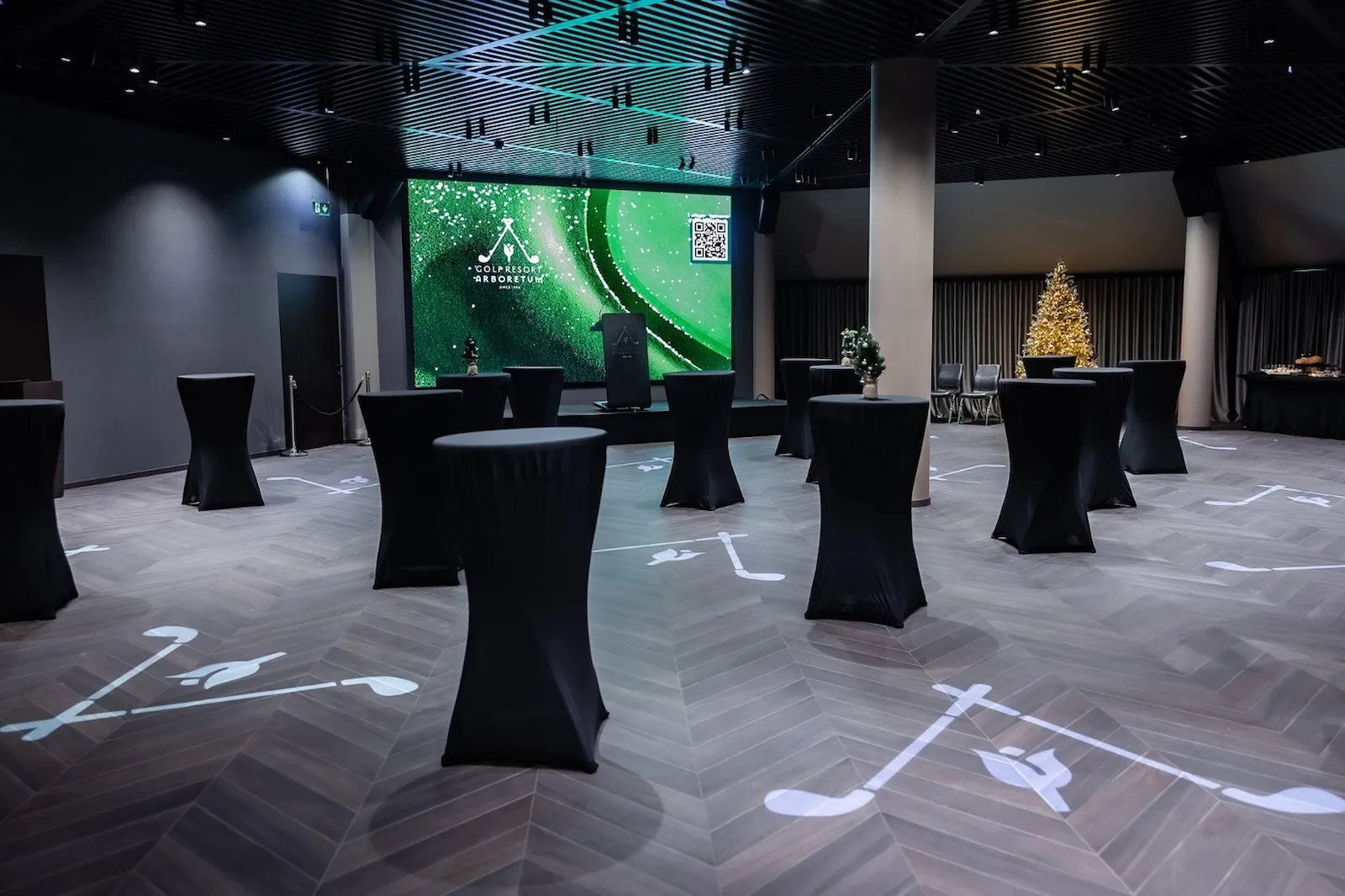 prireditvene mizice.webp